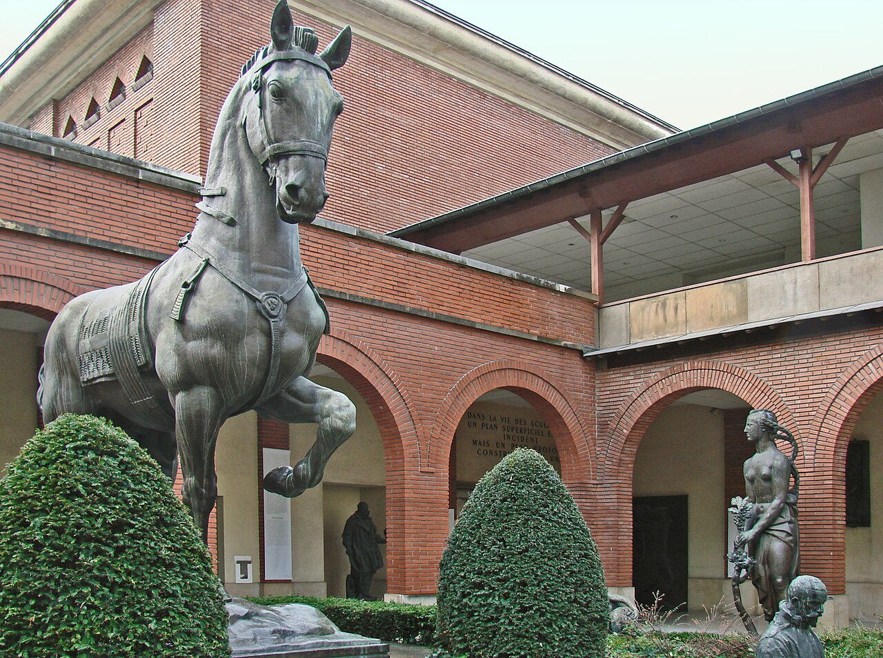 Le jardin sur rue du musée Bourdelle à Paris, photographié en 2009.