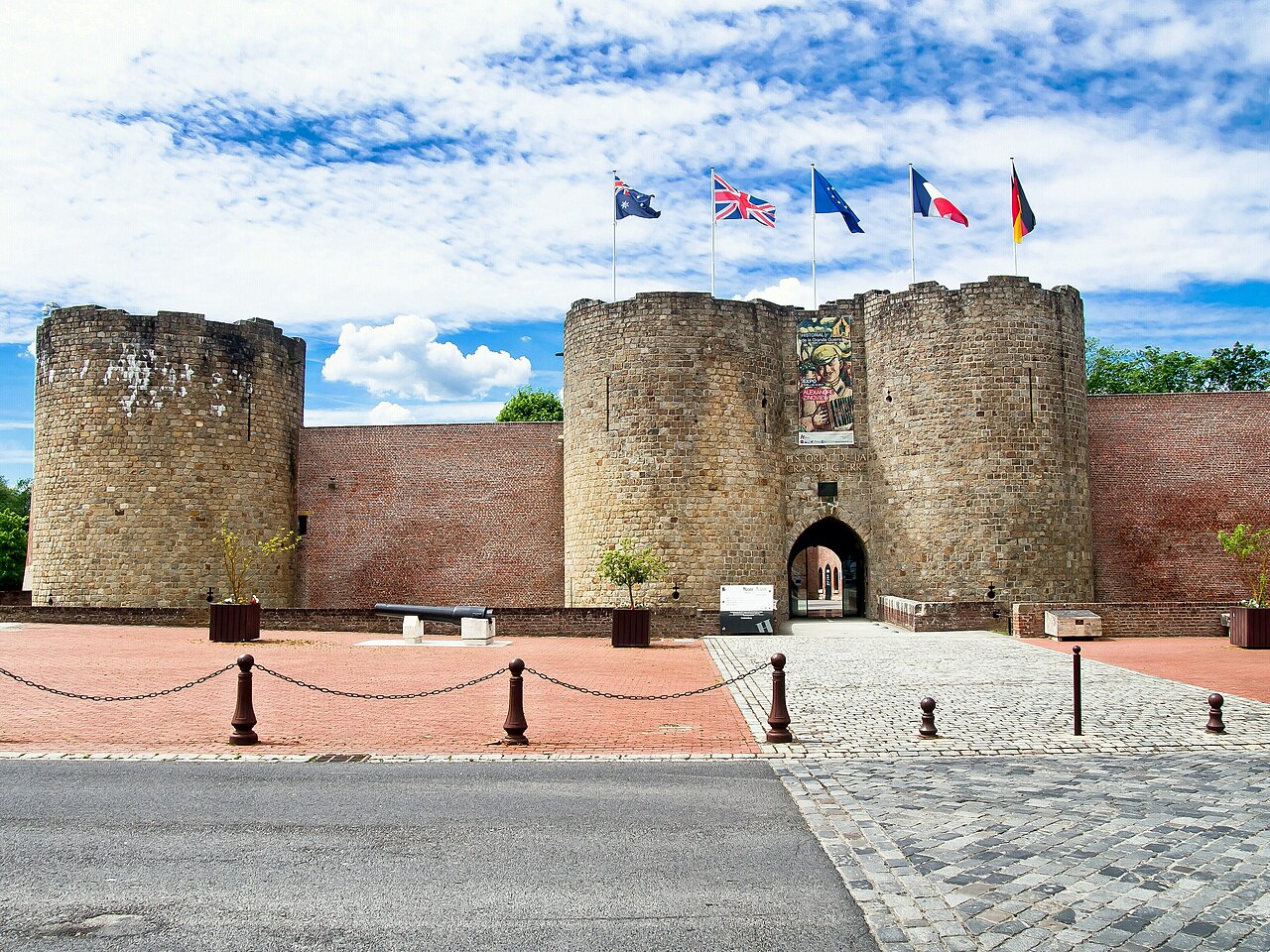 Le château de Péronne, entrée de l’Historial de la Grande Guerre, photographié en 2017.