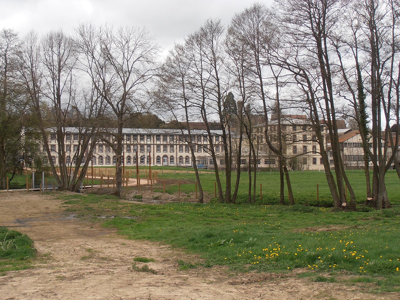 Vue de la manufacture Bohin à Saint-Sulpice-sur-Risle, en 2014.