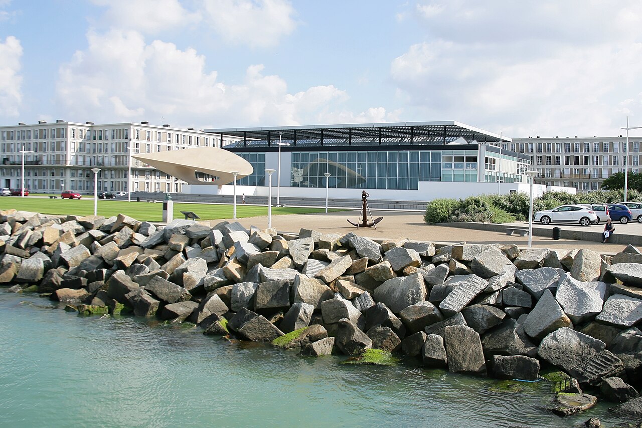Le MuMa au Havre, vu depuis le front de mer.