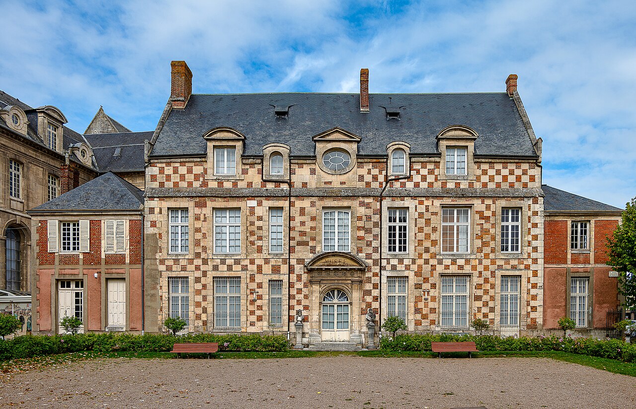 Le musée des Beaux-Arts de Bernay dans le logis abbatial.