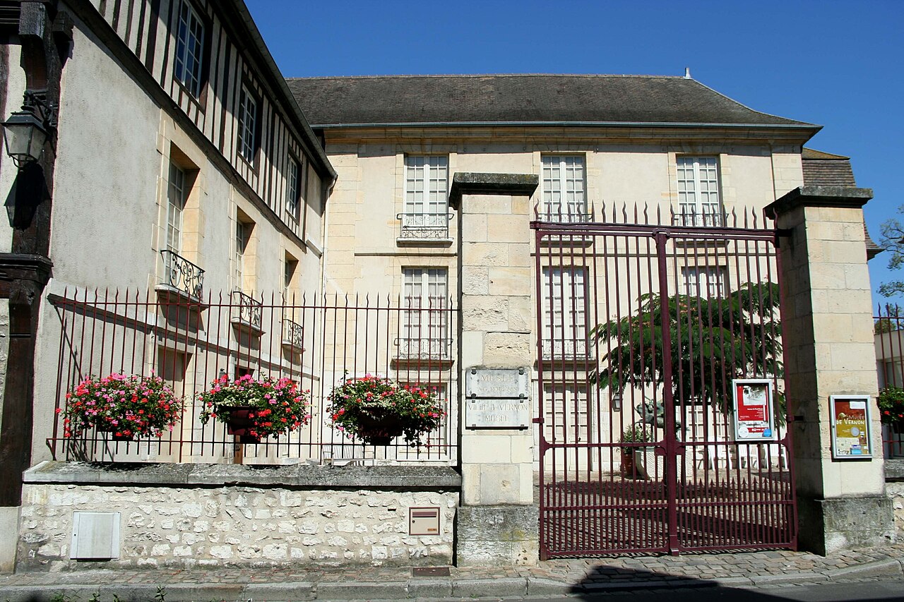 Le bâtiment du musée de Vernon, rue du Pont (vue ancienne).