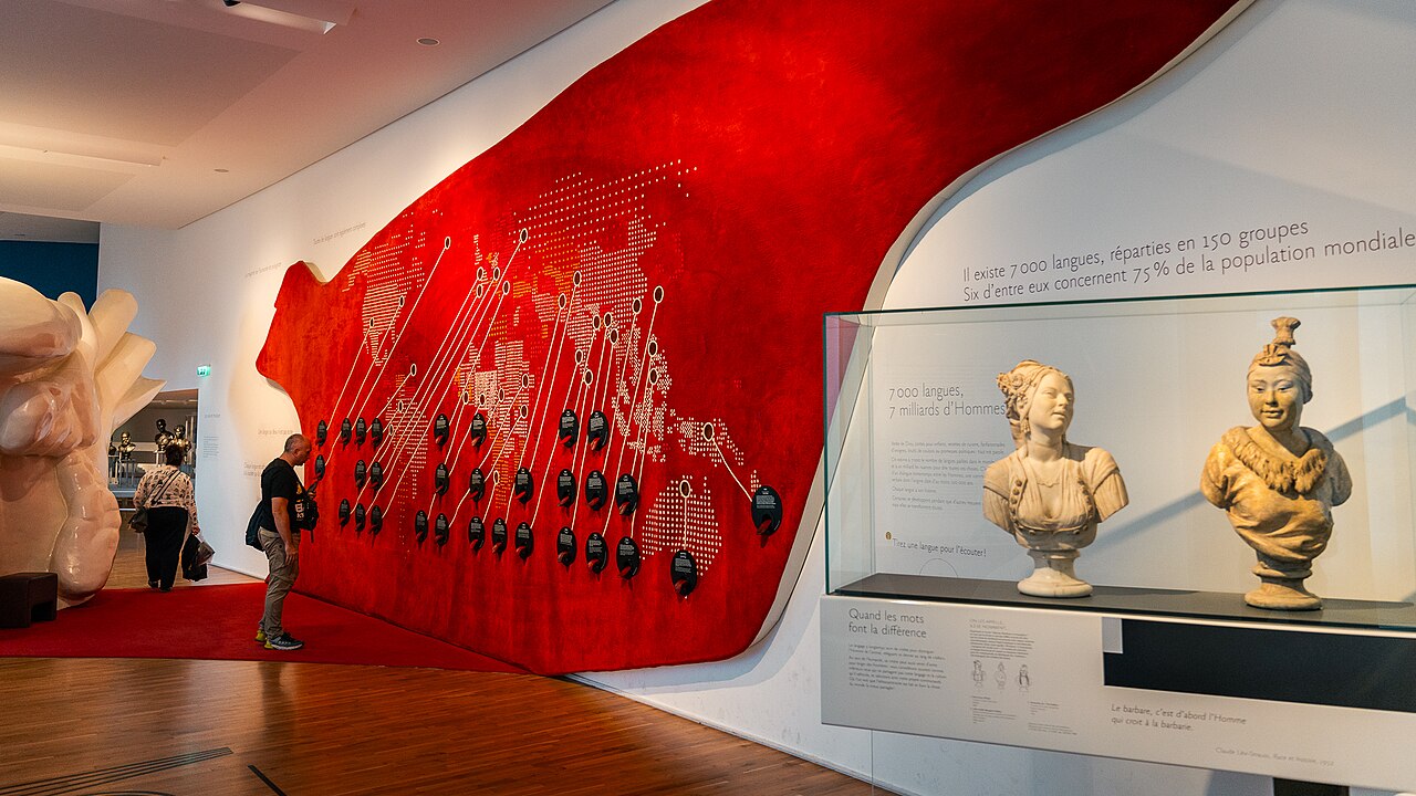 Une salle du musée de l’Homme à Paris, photographiée en 2024.