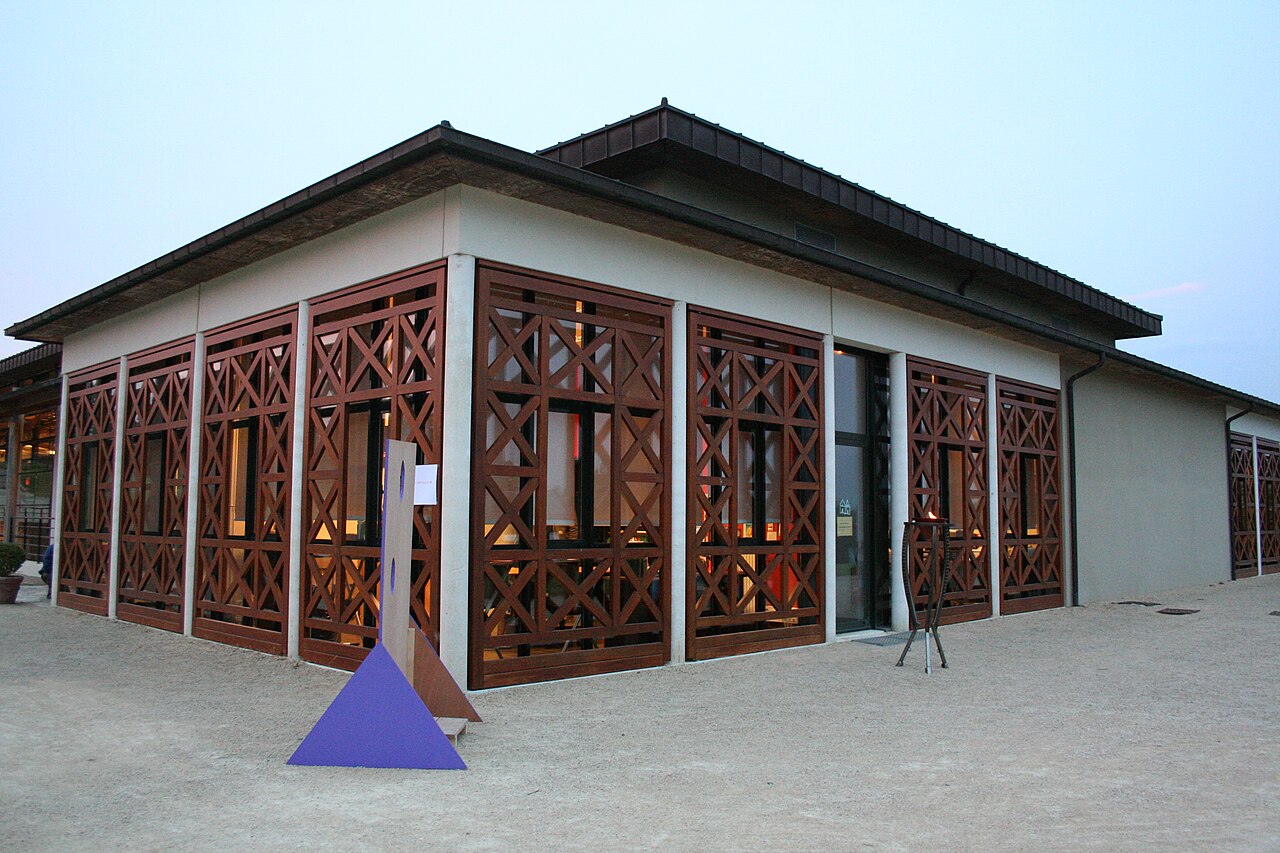 Le musée de Vieux-la-Romaine, photographié en 2009.